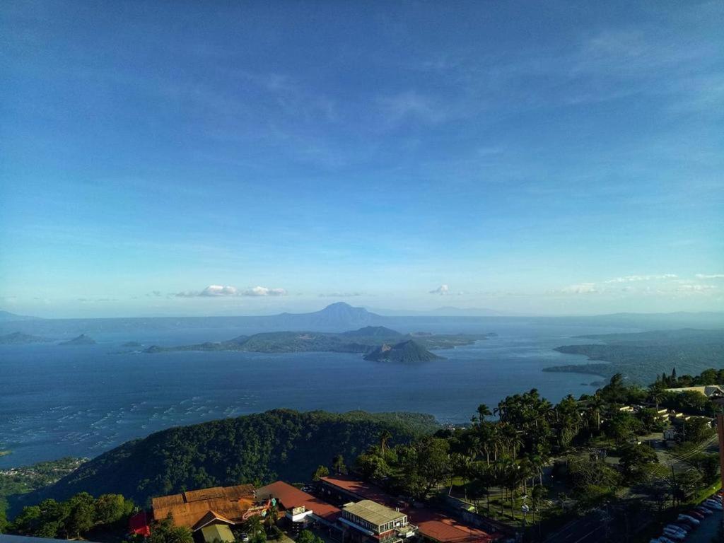 Cityland Tagaytay Taal Lake View City View Free Pool Parking Studios With Balcony Are City View Tagaytay City Bagian luar foto