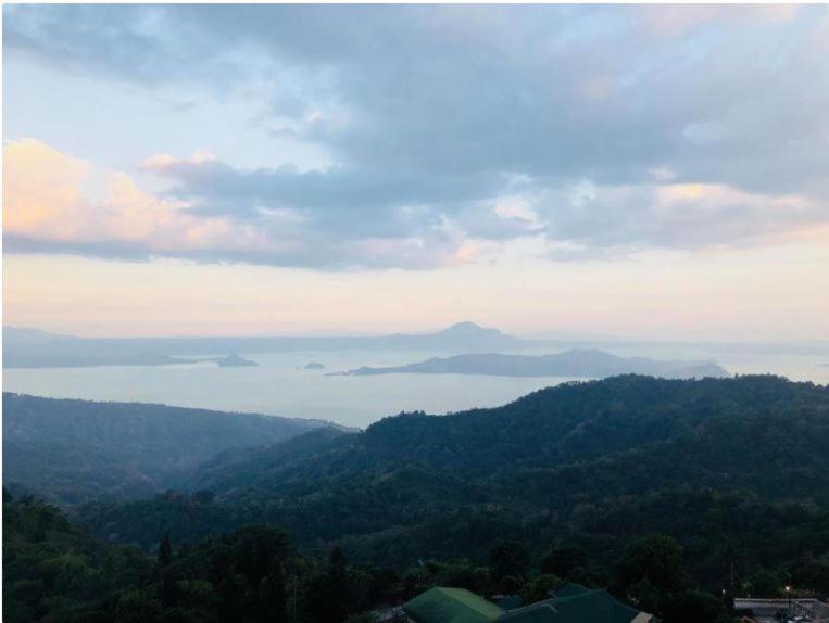 Cityland Tagaytay Taal Lake View City View Free Pool Parking Studios With Balcony Are City View Tagaytay City Bagian luar foto