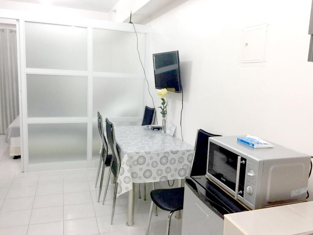 Cityland Tagaytay Taal Lake View City View Free Pool Parking Studios With Balcony Are City View Tagaytay City Bagian luar foto