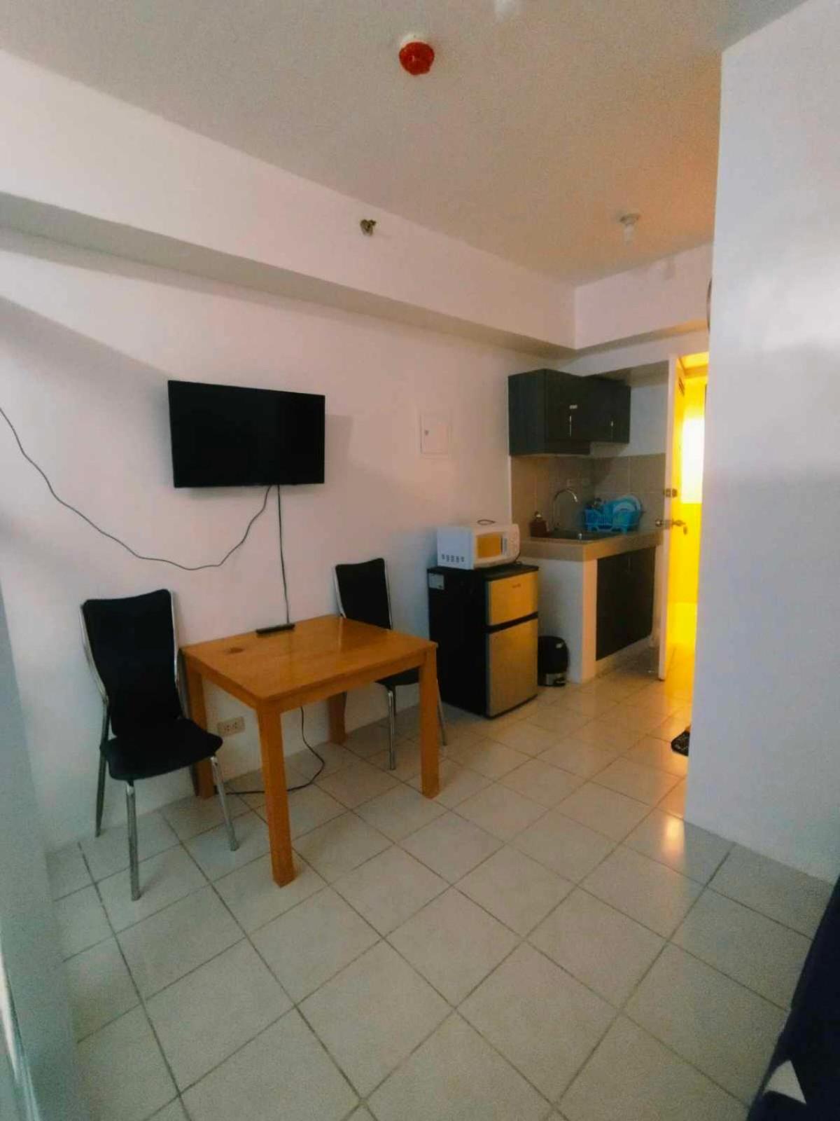 Cityland Tagaytay Taal Lake View City View Free Pool Parking Studios With Balcony Are City View Tagaytay City Bagian luar foto