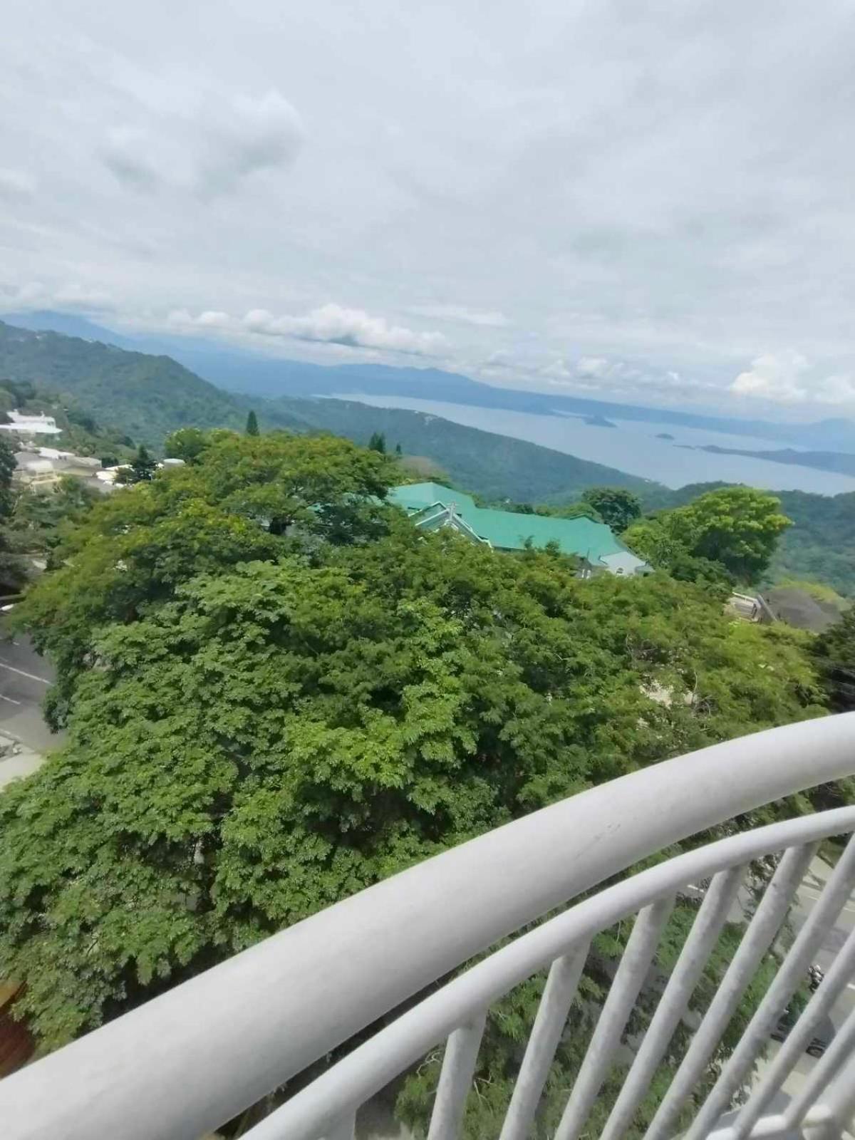 Cityland Tagaytay Taal Lake View City View Free Pool Parking Studios With Balcony Are City View Tagaytay City Bagian luar foto